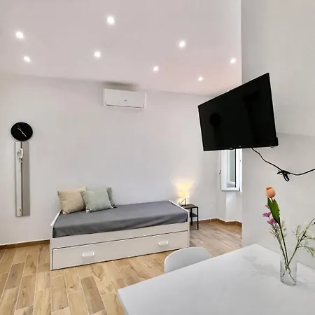 Feriehus Cozy In The Heart Of Menton's Old Town *